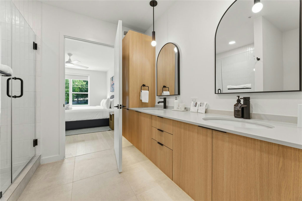 2323 S Lamar Blvd #237 — photo 3