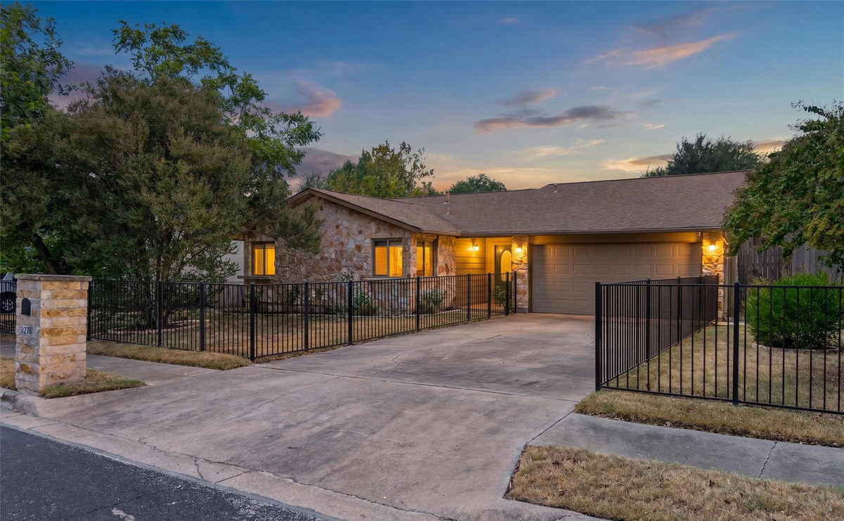 11210 Henge Dr — photo 2