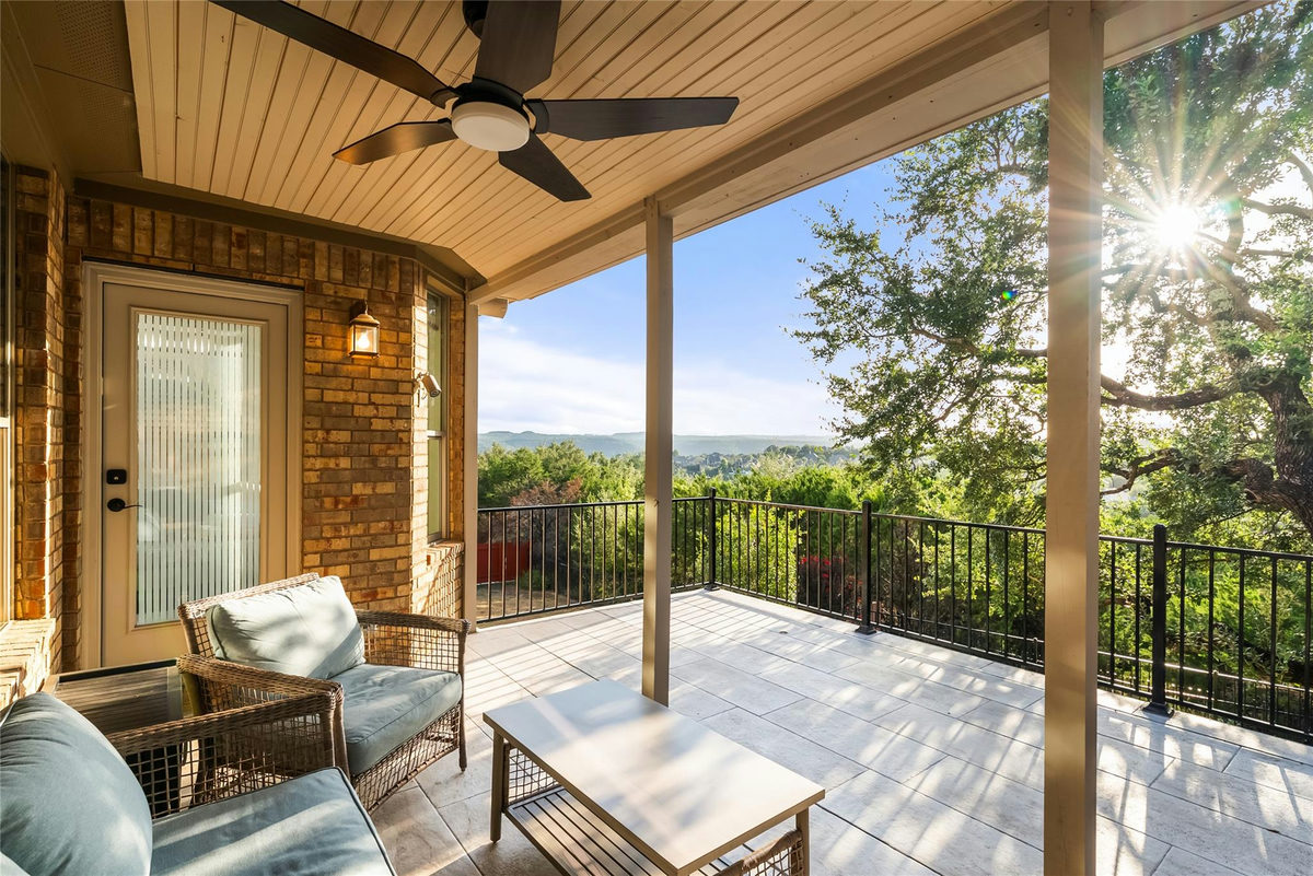 220 Mediterra Pt — exterior