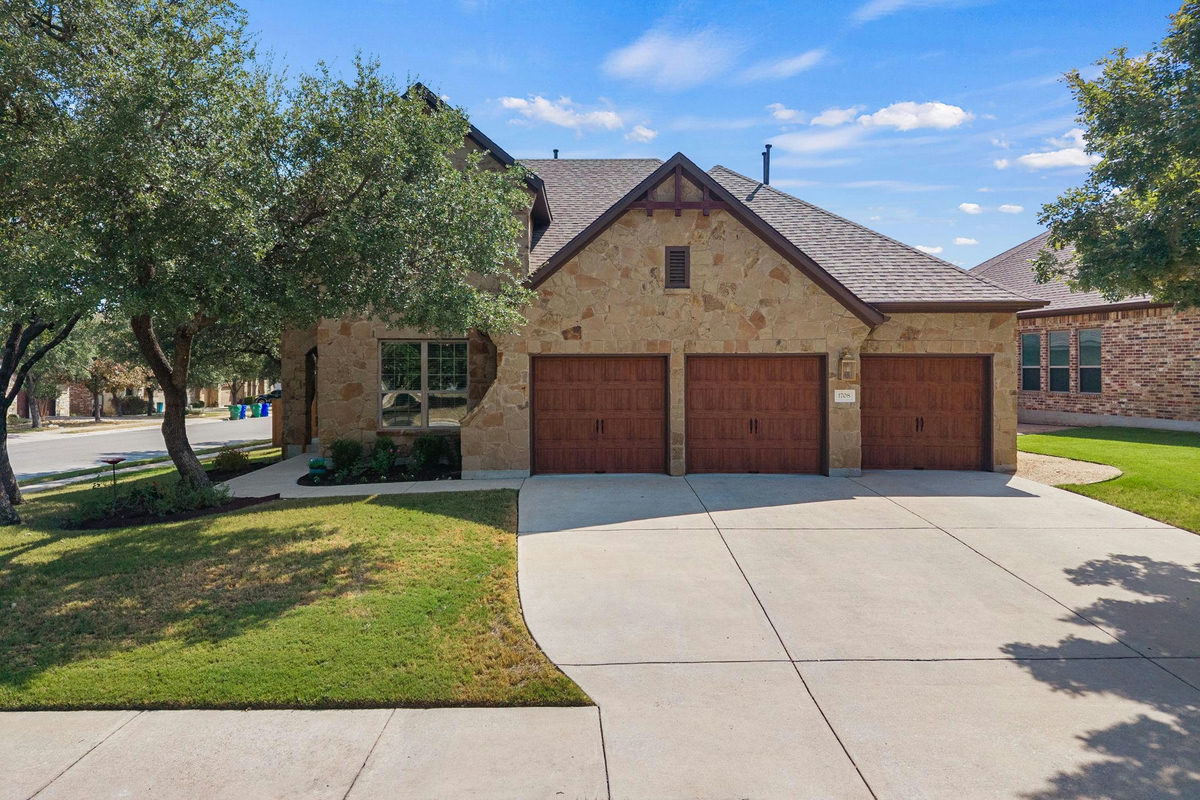 1708 Ambling Trl — photo 3