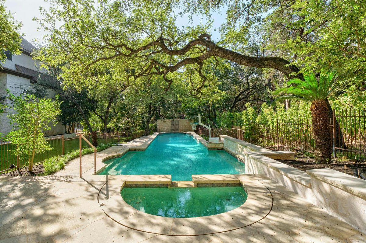 2900 Meandering River Ct — photo 2