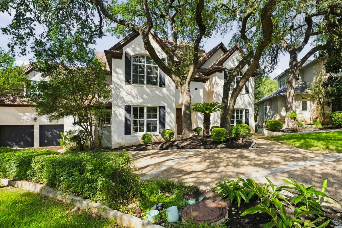 2900 Meandering River Ct — exterior