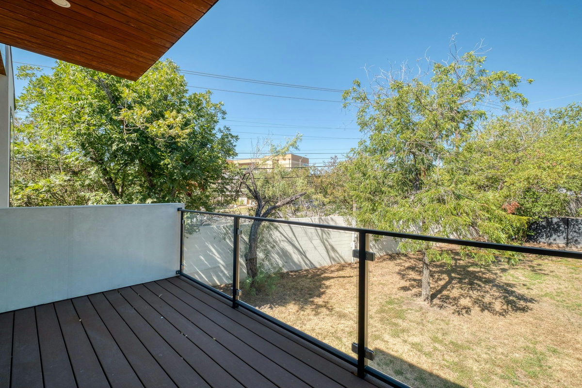 5700 LOUISE Ln — photo 5