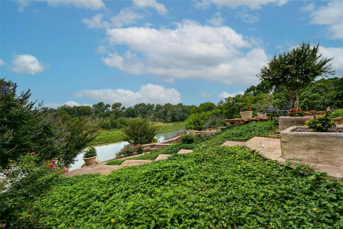 163 El Camino River Rd — exterior