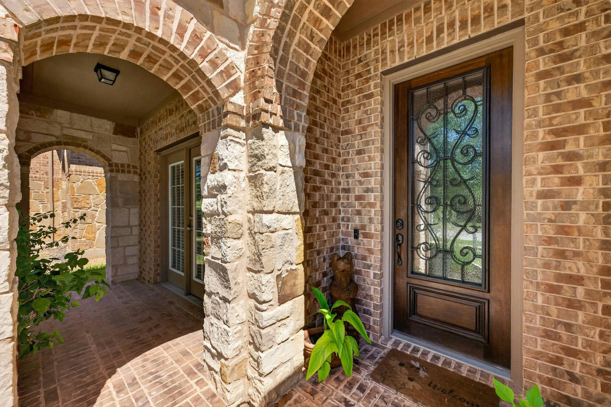 3813 Campfire Dr — photo 3
