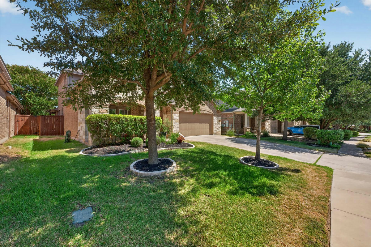 3813 Campfire Dr — photo 2