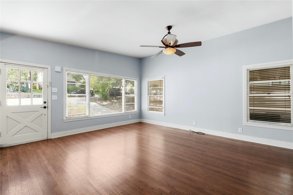 2111 W 10th St — photo 5