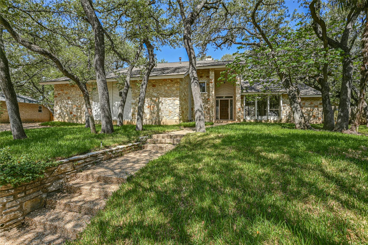 7704 Bramblewood Cir — exterior