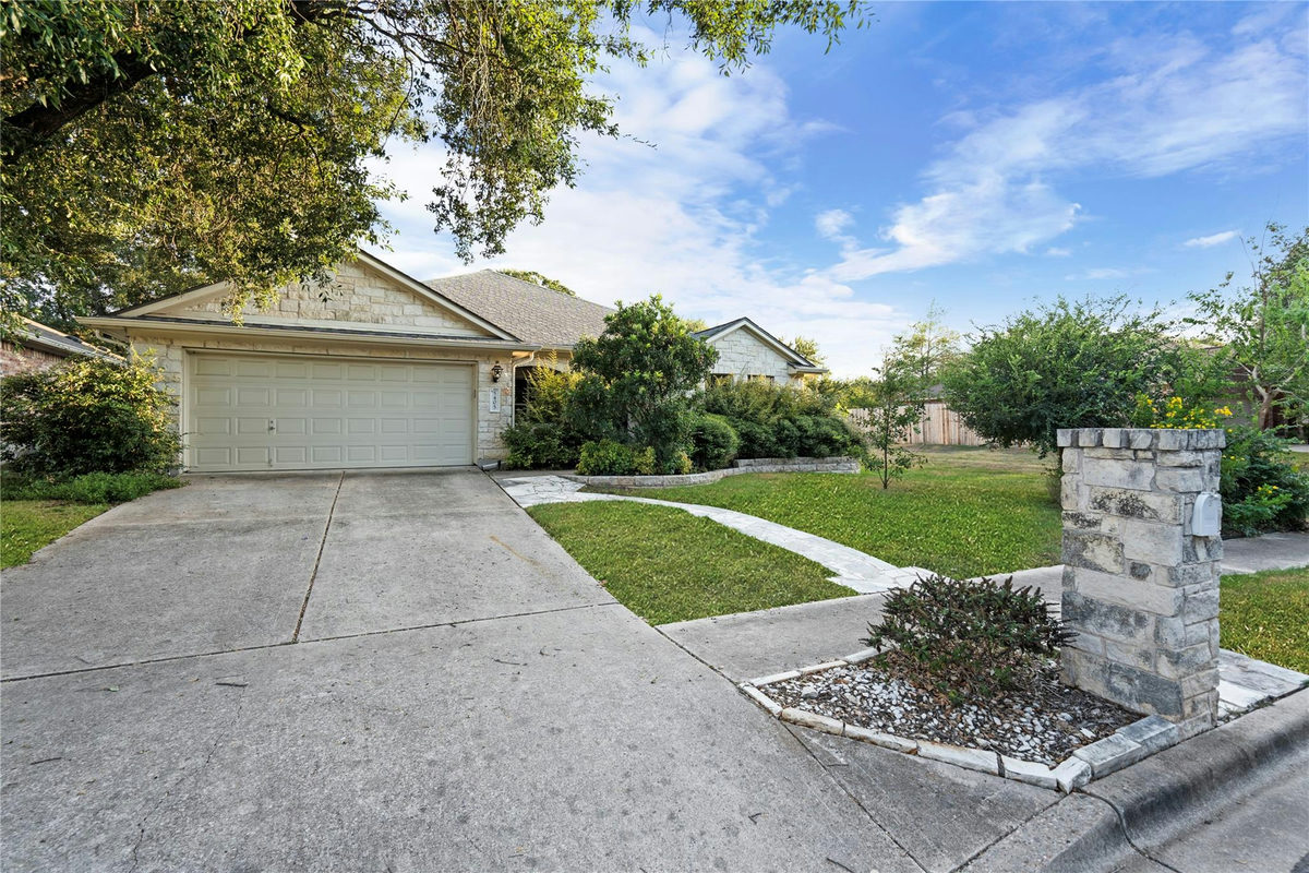 5405 Korth Dr — photo 2