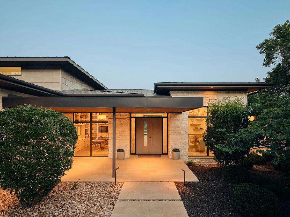 12900 Hacienda Rdg — exterior