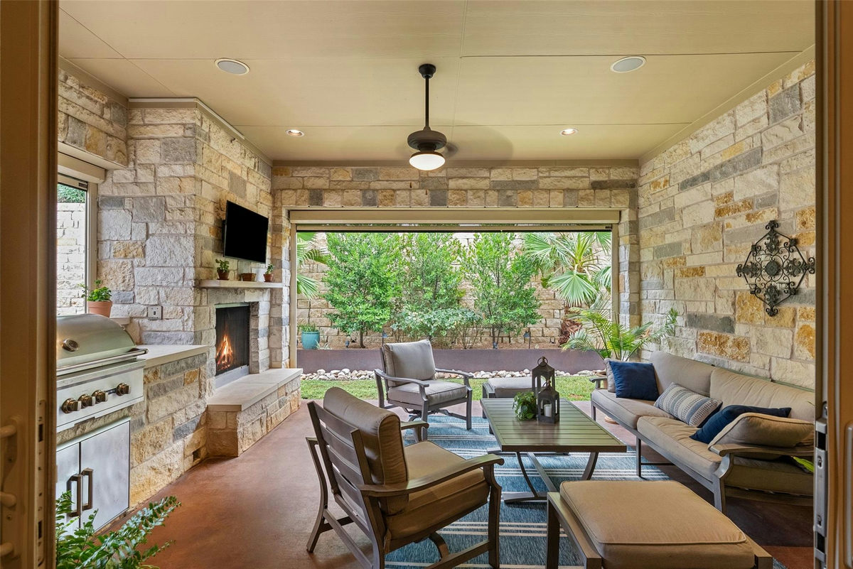 122 Feritti Dr — exterior