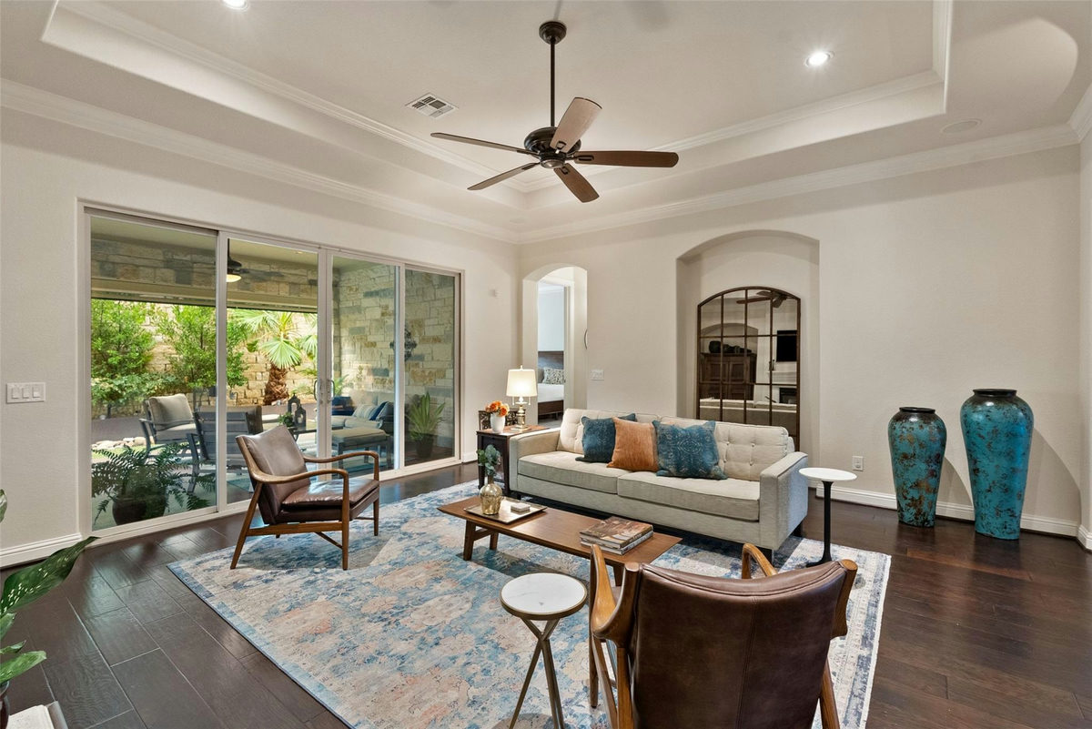 122 Feritti Dr — photo 2