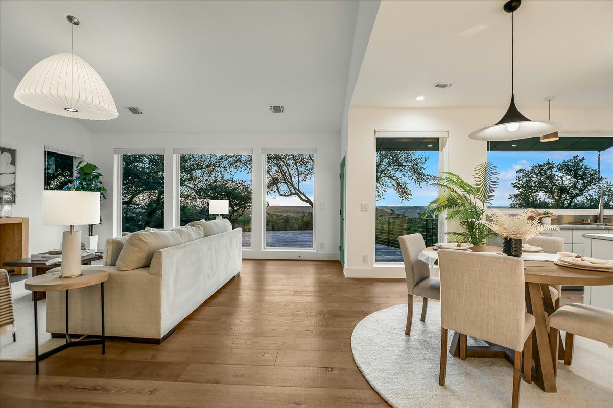 13 Meridian Dr — photo 3
