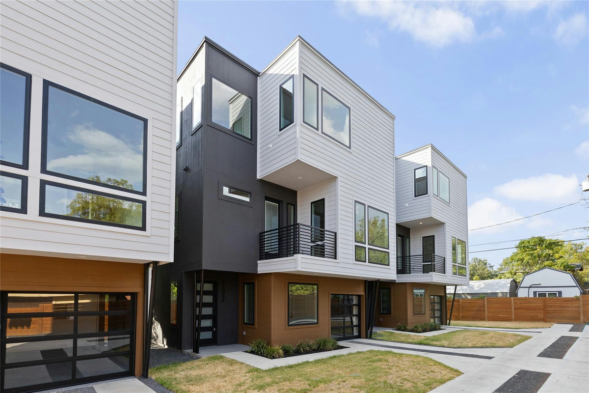 100 W Odell St #2 — exterior