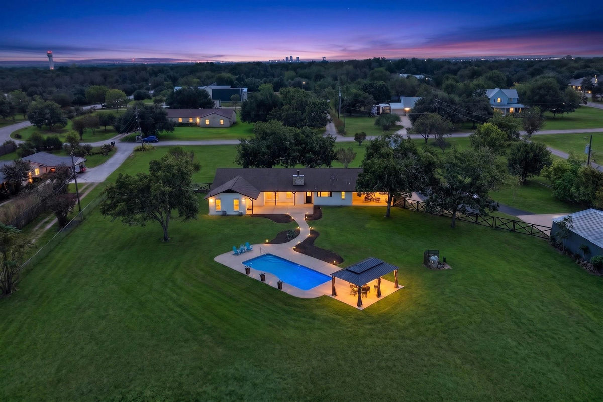 504 Buckaroo Trl — exterior