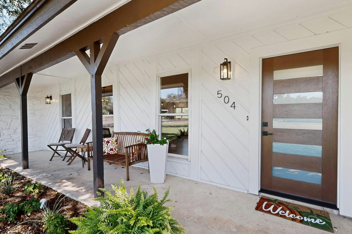 504 Buckaroo Trl — photo 2