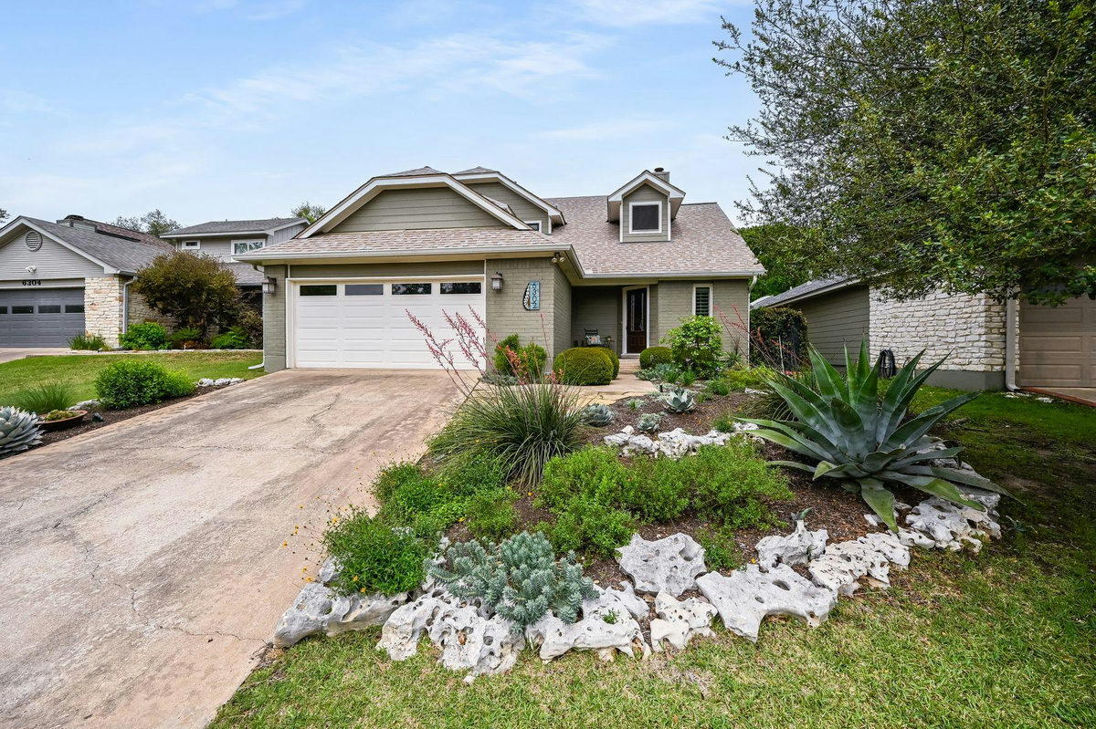 6302 Maury Holw — exterior