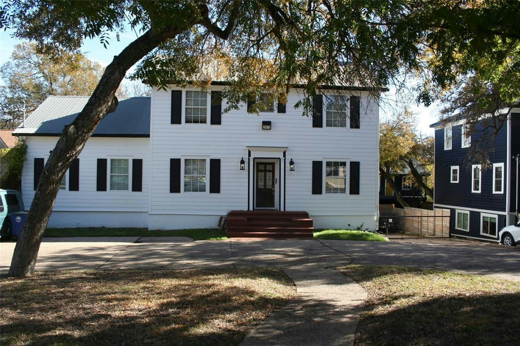 1505 Parkway — exterior