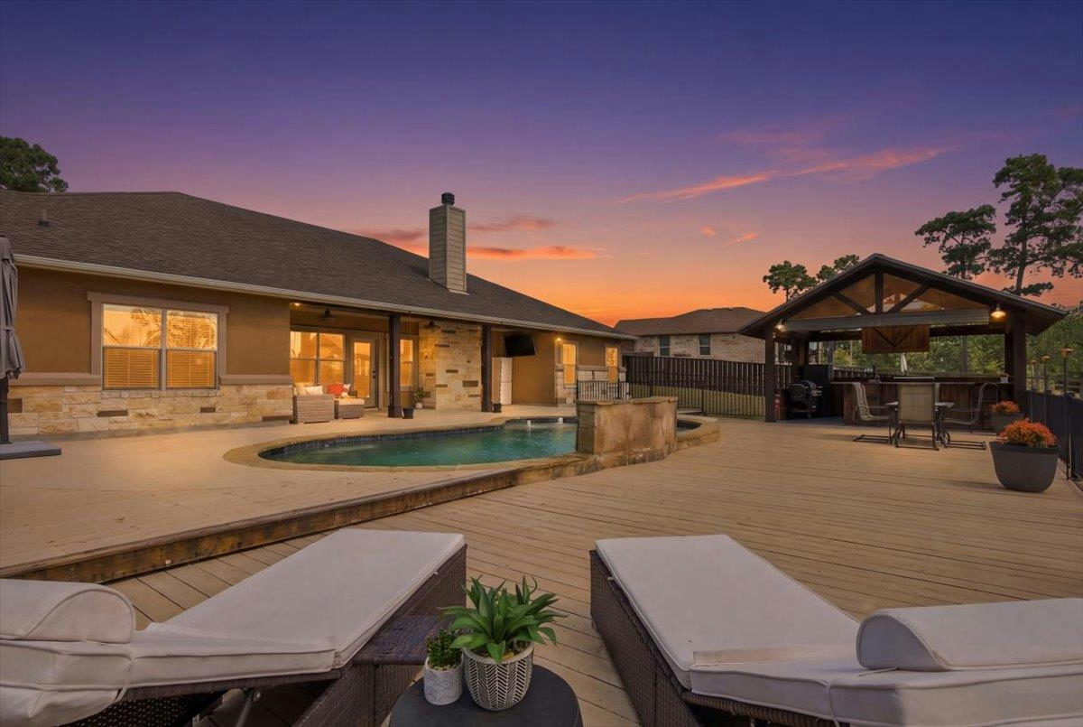 107 E Tanglebriar Ct — exterior