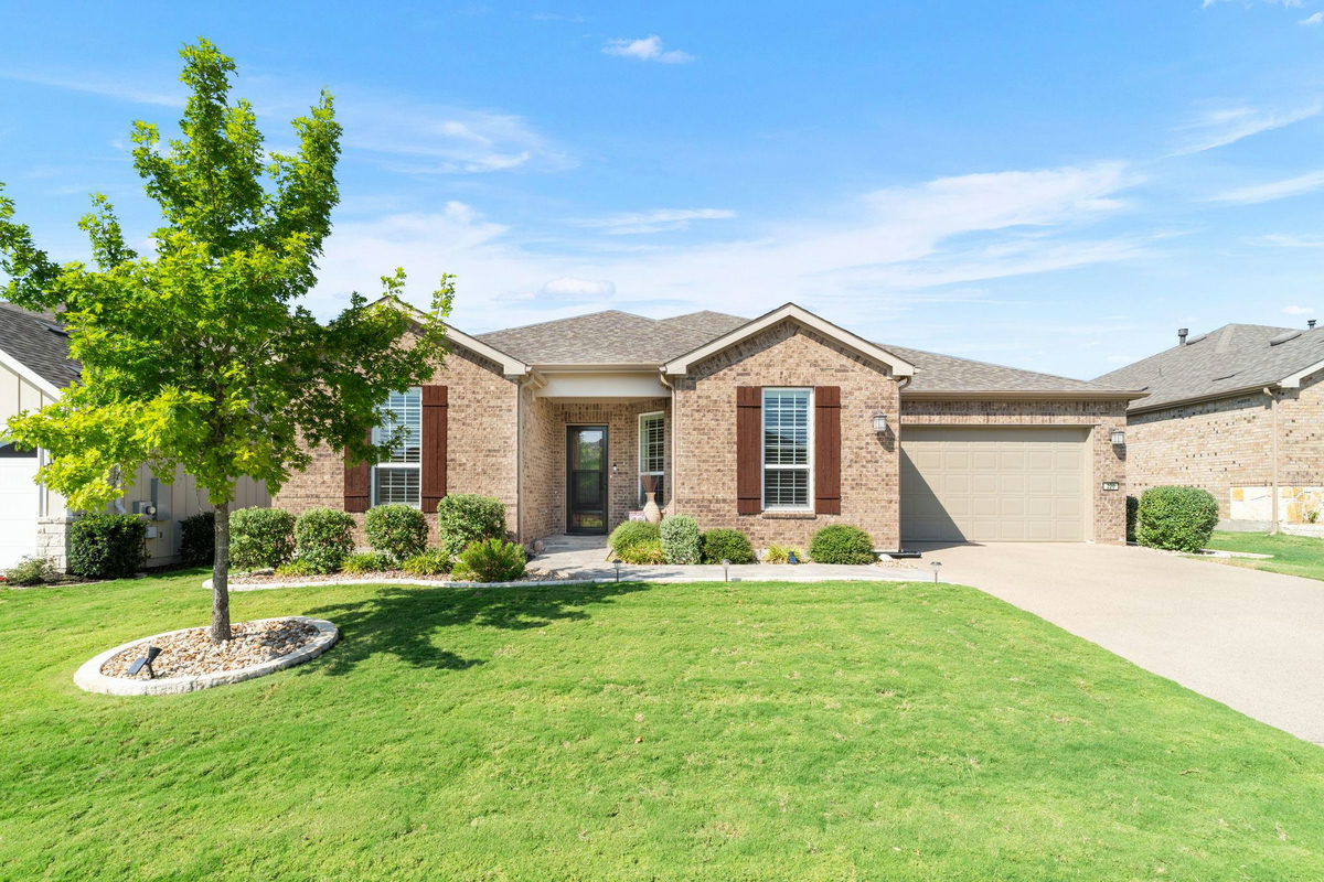 220 Iron Rail Ln — exterior