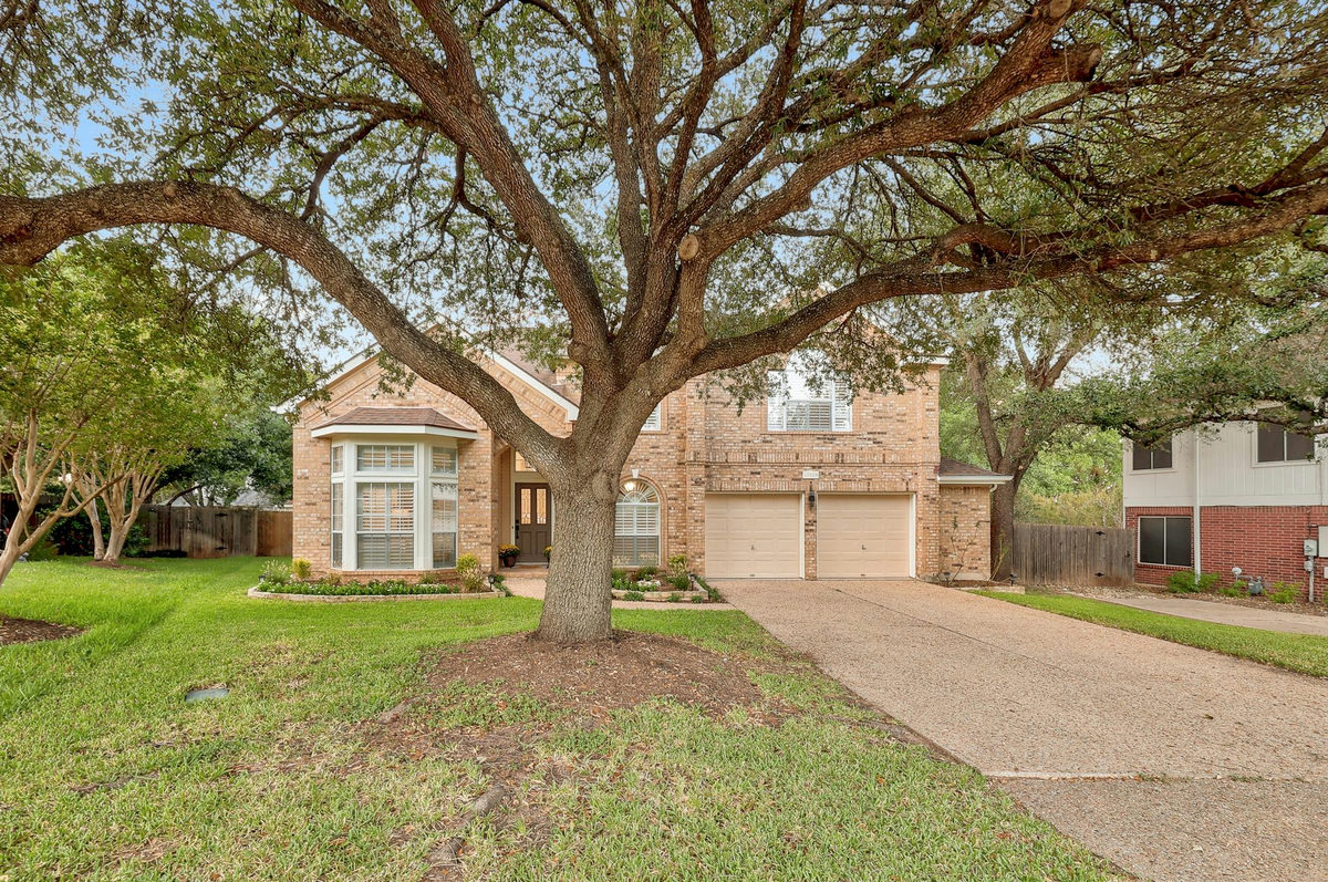 10810 Pinkney Ln — exterior