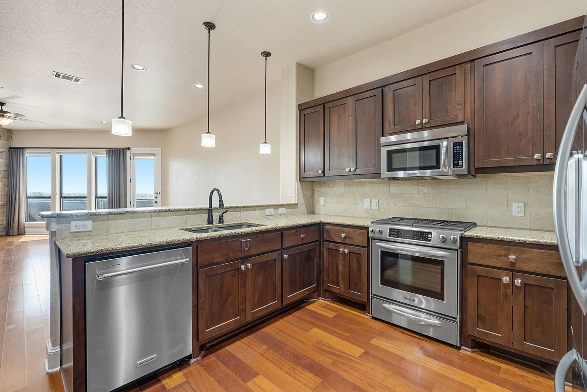 6533 E Hill Dr #5 — photo 4