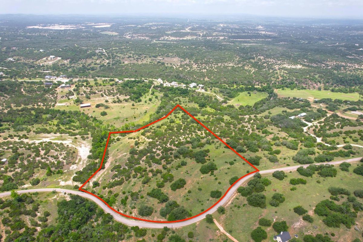 831 Hidden Creek Dr — exterior