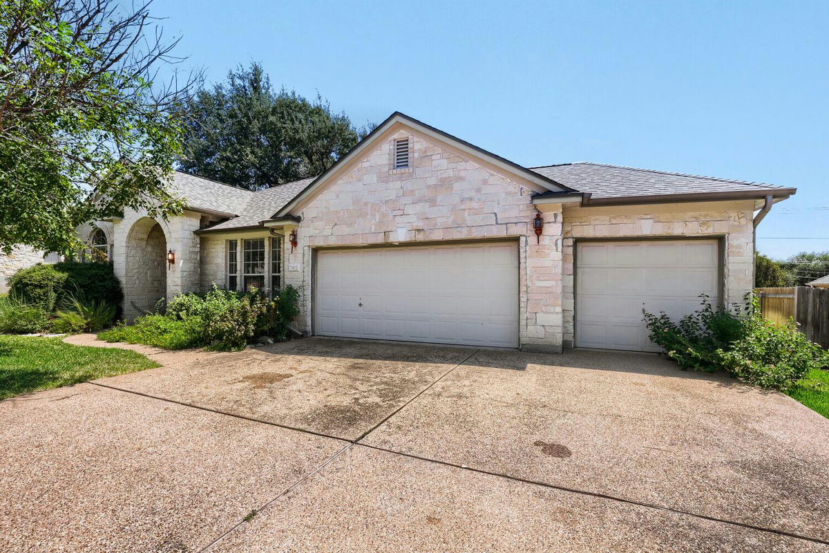 3102 Lombardi Way — photo 2