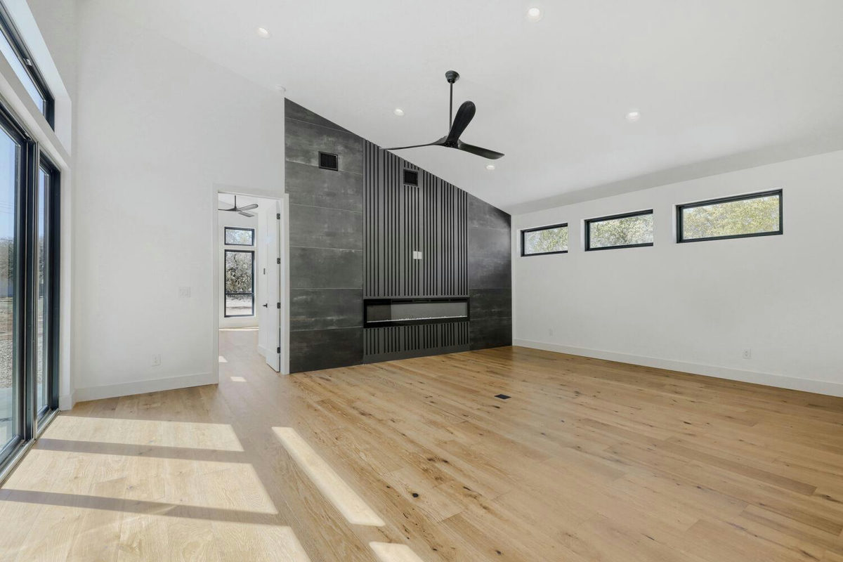 504 District Ln — photo 5