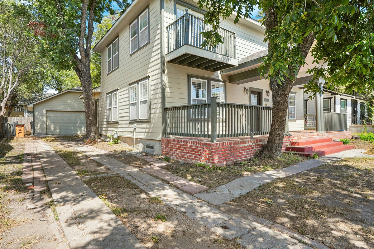 3502 Speedway — photo 3