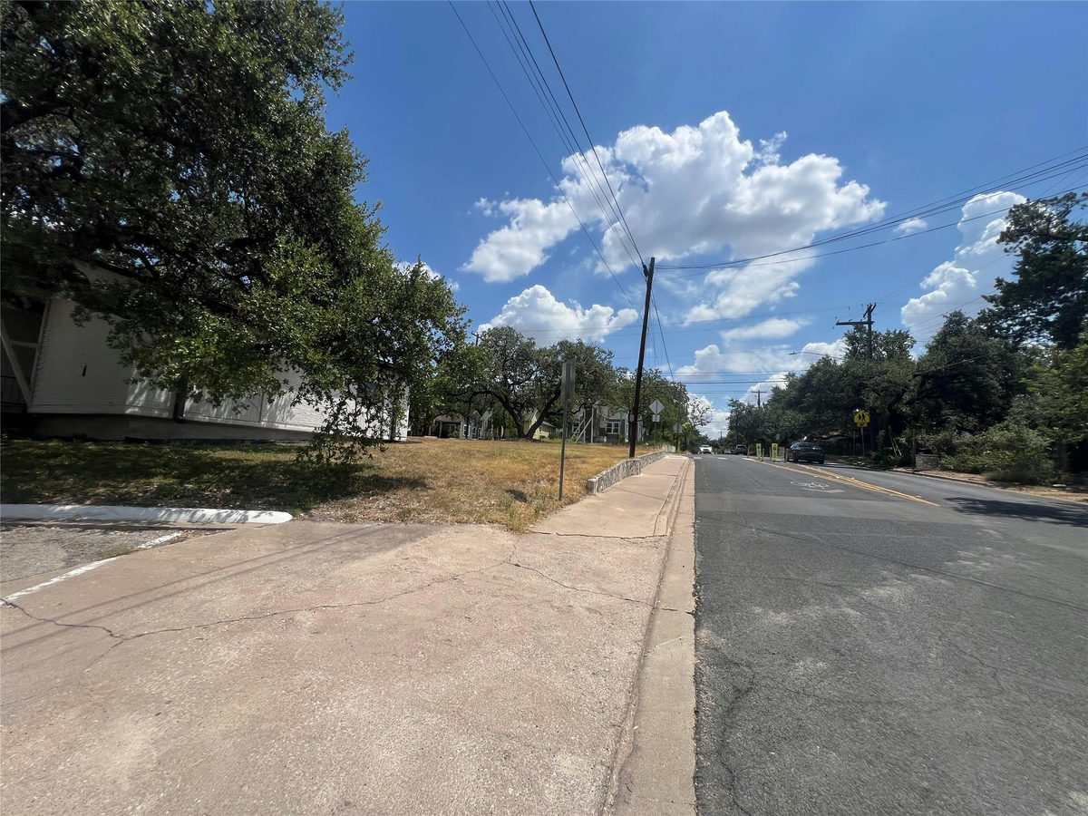402 West Live Oak St — photo 5