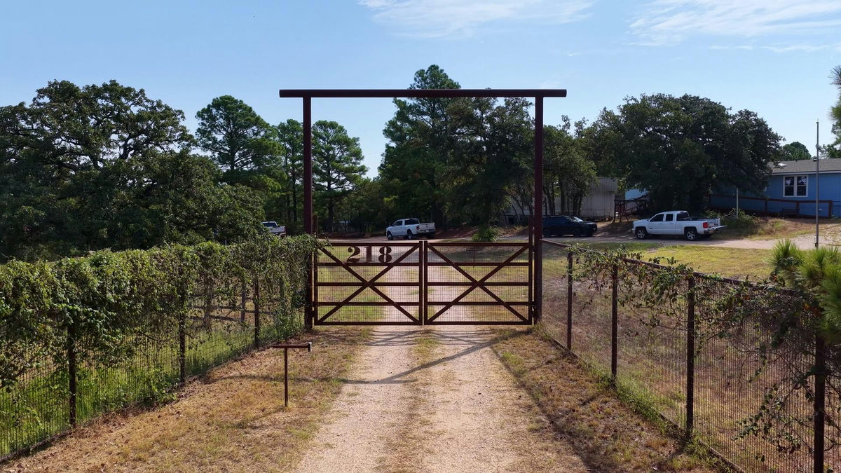 218 Little Ranch Rd — exterior