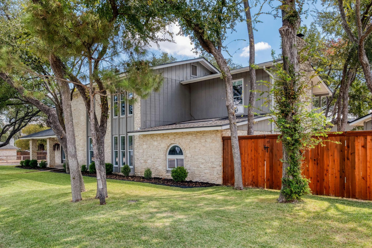 1007 Bluff Dr — photo 3