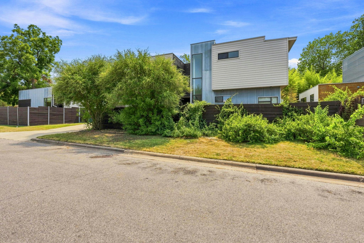 3700 Garden Villa Ln #2 — photo 2
