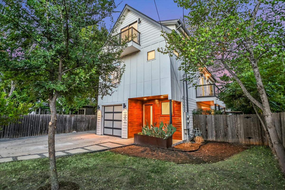 1127 Gunter St #1 — exterior