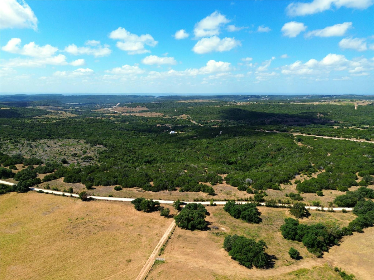 8415 S Fm 1174 — photo 4