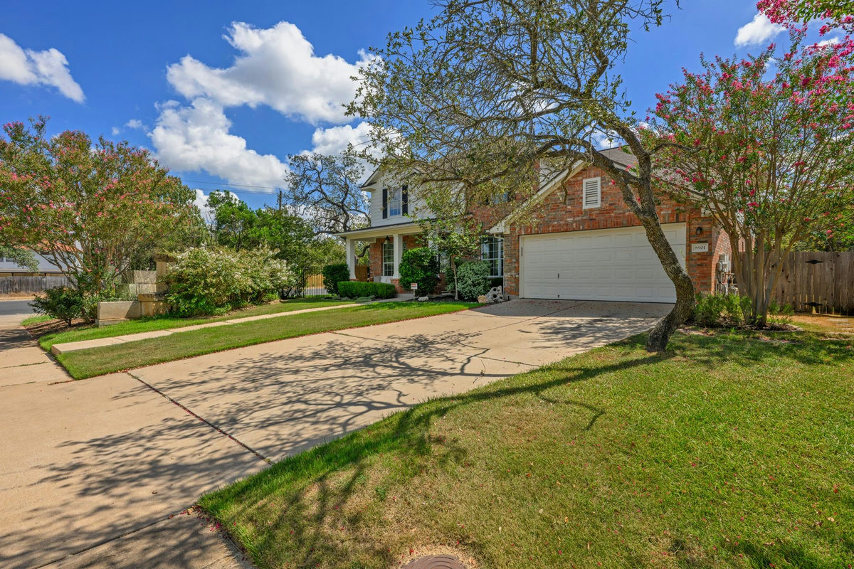 8901 Ovalla Dr — photo 3