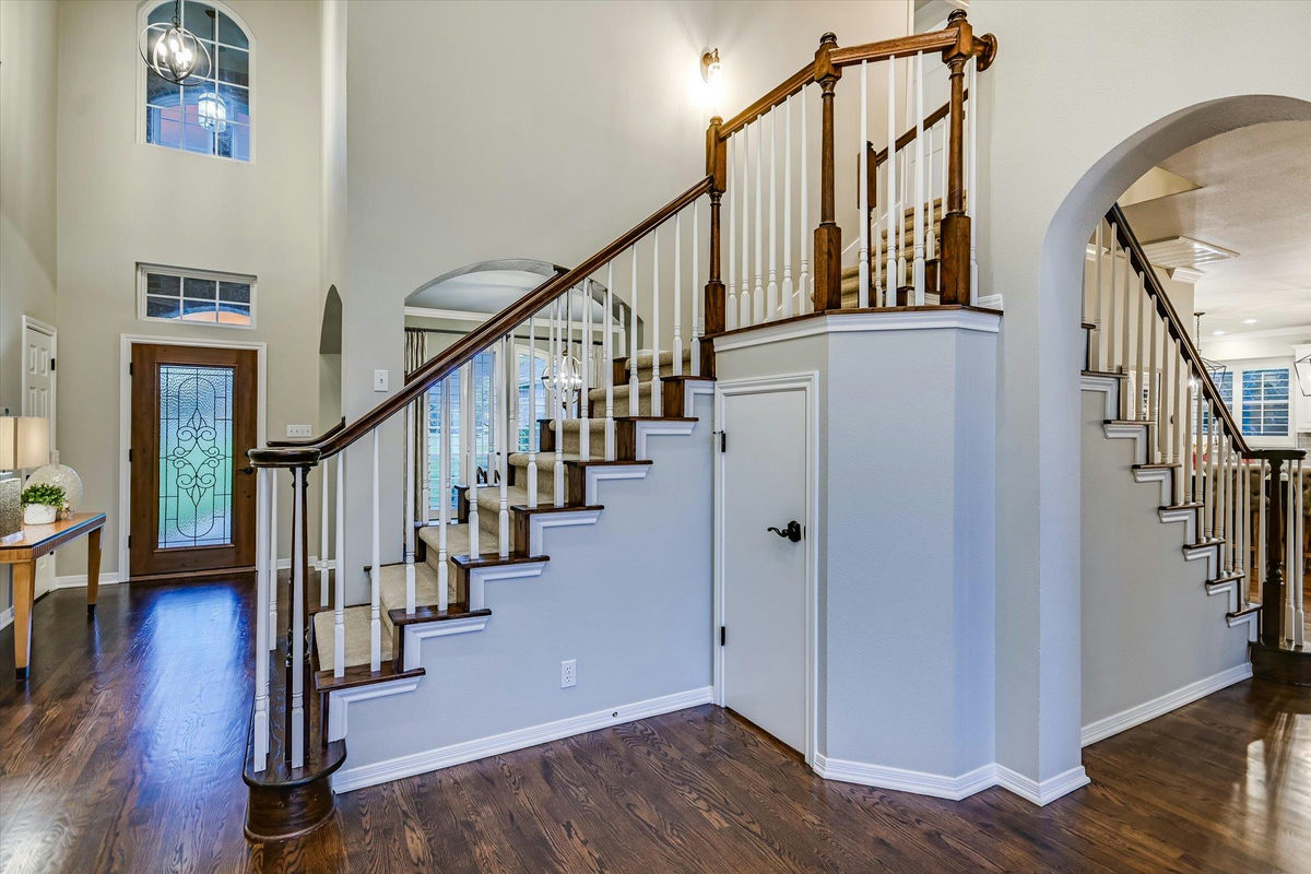504 Saddlehorn Dr — photo 5