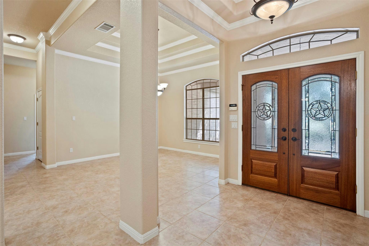 107 Hallie Ct — photo 4