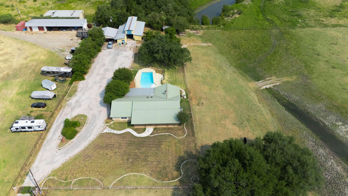 8750 FM 2243 C — photo 2