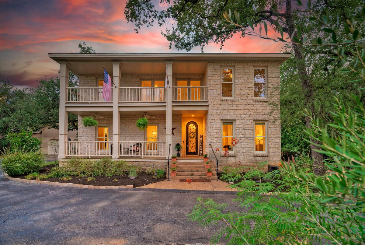 16807 Trail Of The Woods — exterior