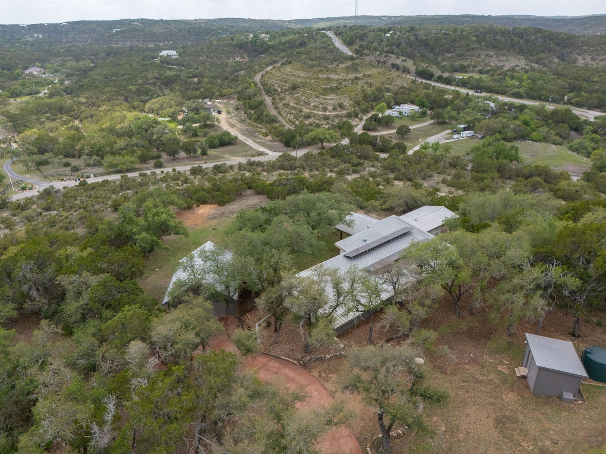 307 Mesa Dr — photo 2
