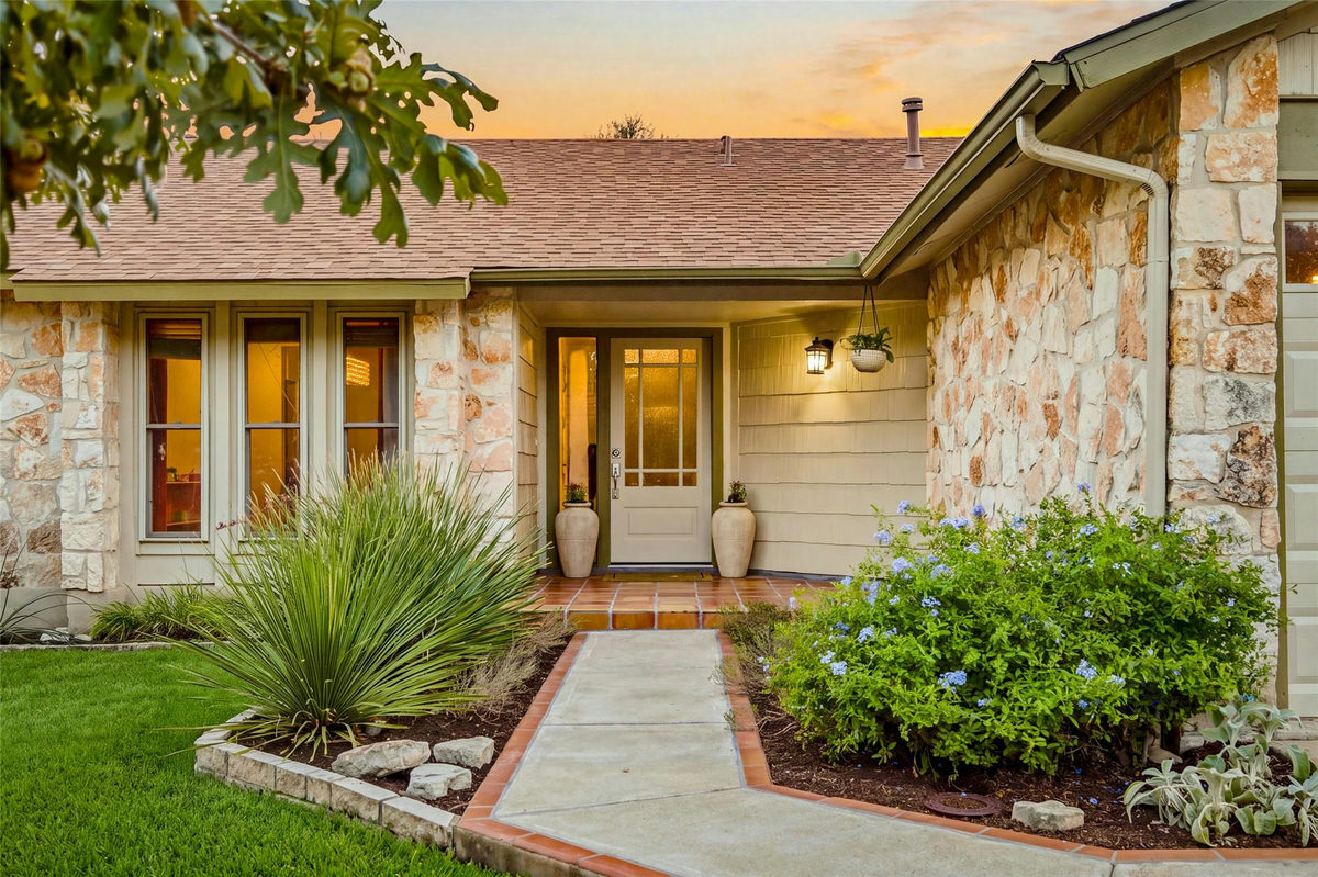 3203 Western Dr — exterior