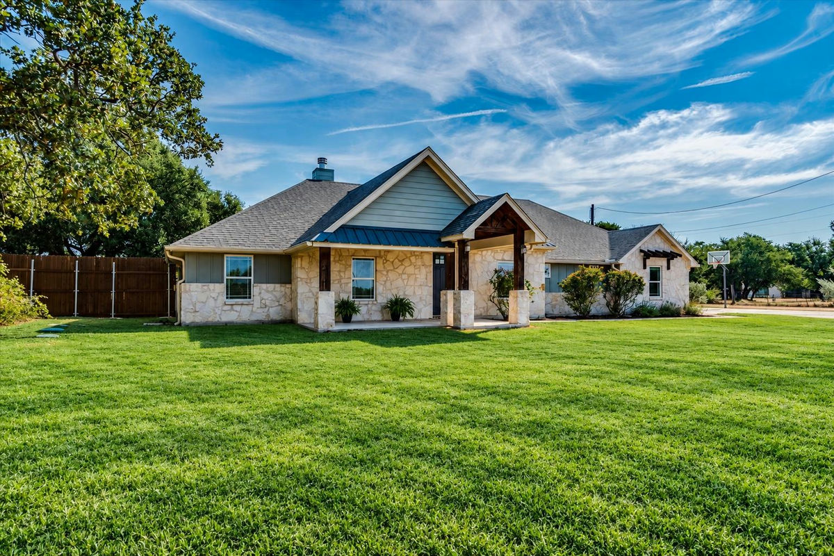 109 Deep Lake Cir — exterior