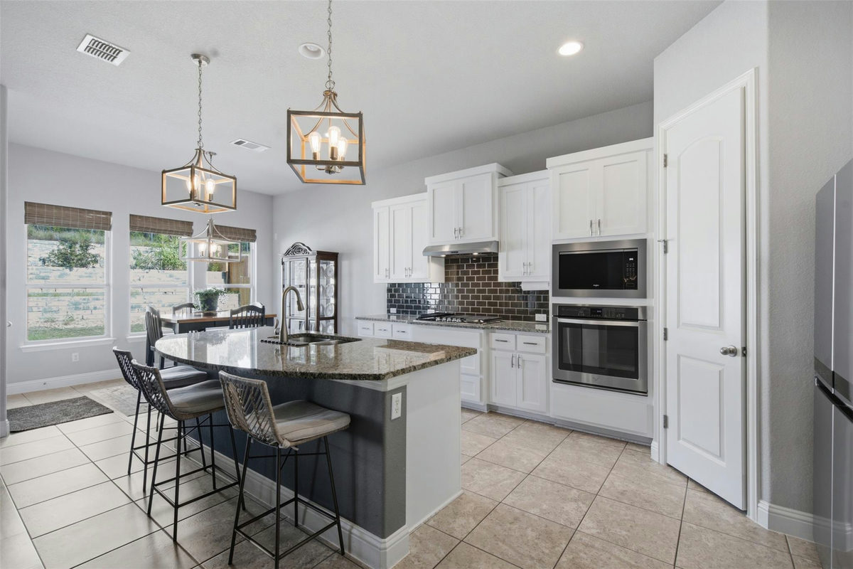 324 Stoney Point Rd — photo 4