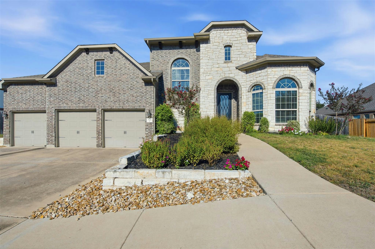 324 Stoney Point Rd — exterior