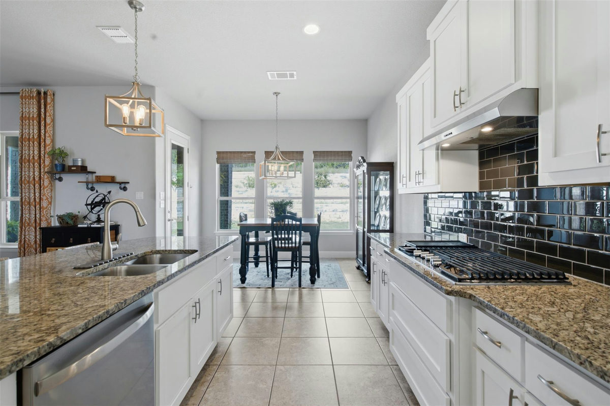 324 Stoney Point Rd — photo 5