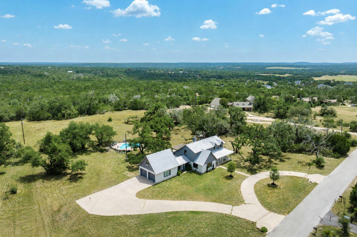400 Oak Springs Dr — exterior