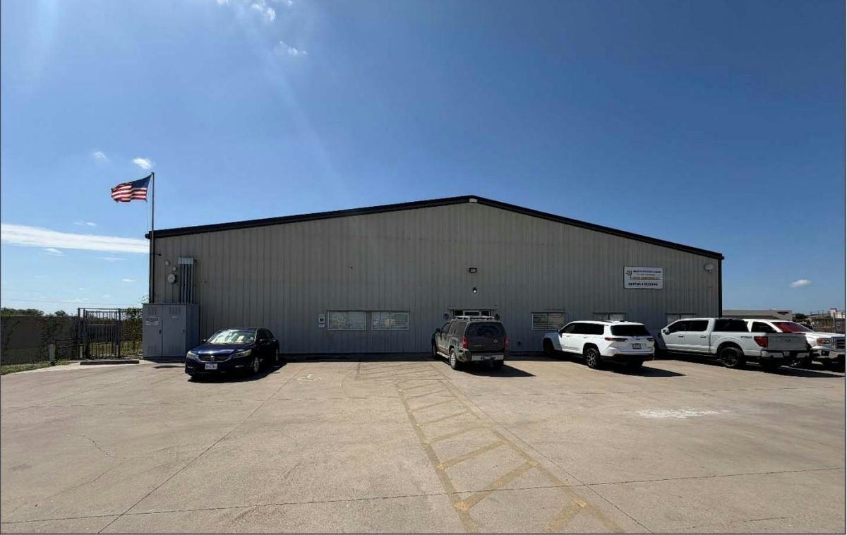 112 E Mlk Jr Industrial Blvd — photo 2