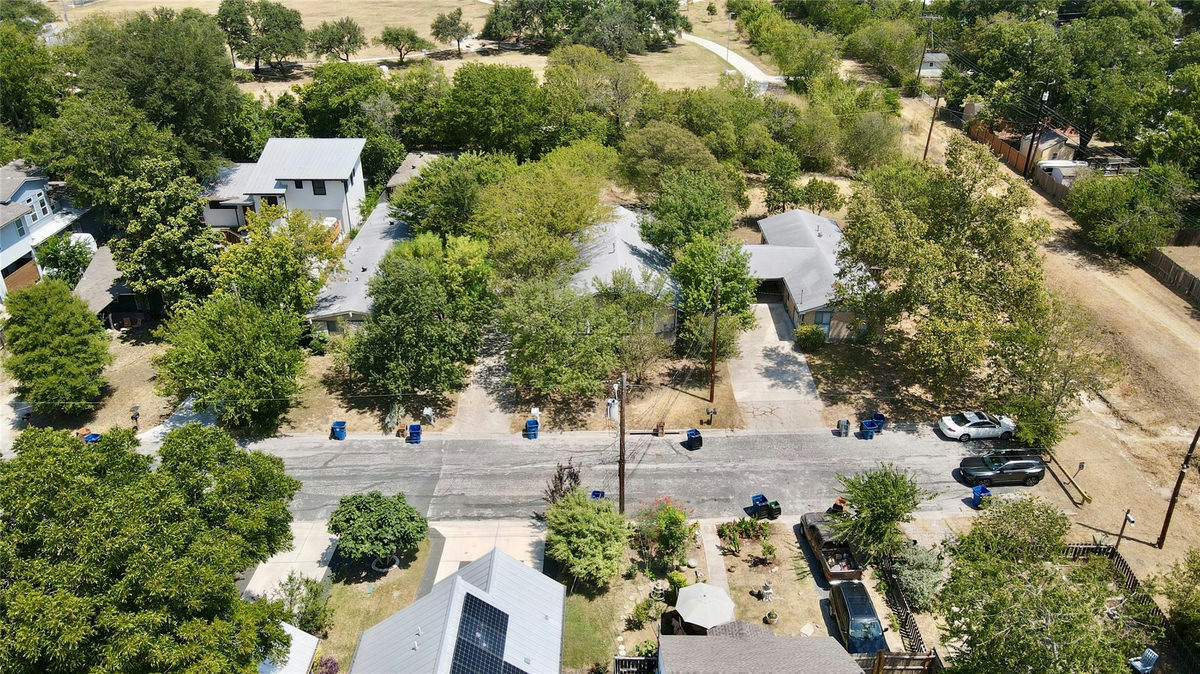 402 Swanee Dr — photo 2